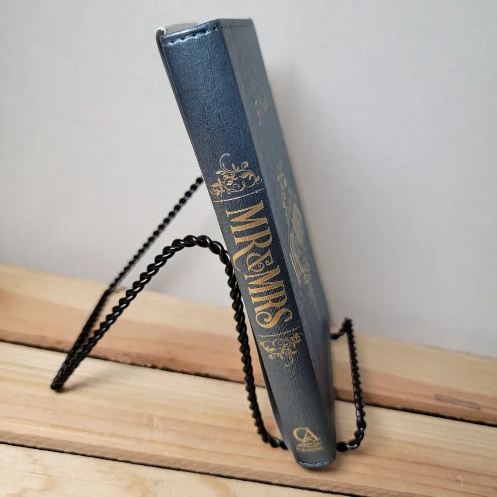 BOOK Mr. & Mrs. 366 Devotions for Couples - in LuxLeather - Leather Bound NEW